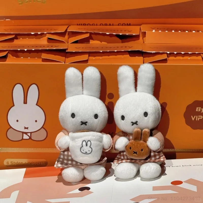 Фото Коллекционная фигурка Miffy из серии Original Bakery: модная трендовая игрушка, аниме-фигурка, модель, брелок, подарок на день рождения для фанатов аниме №5