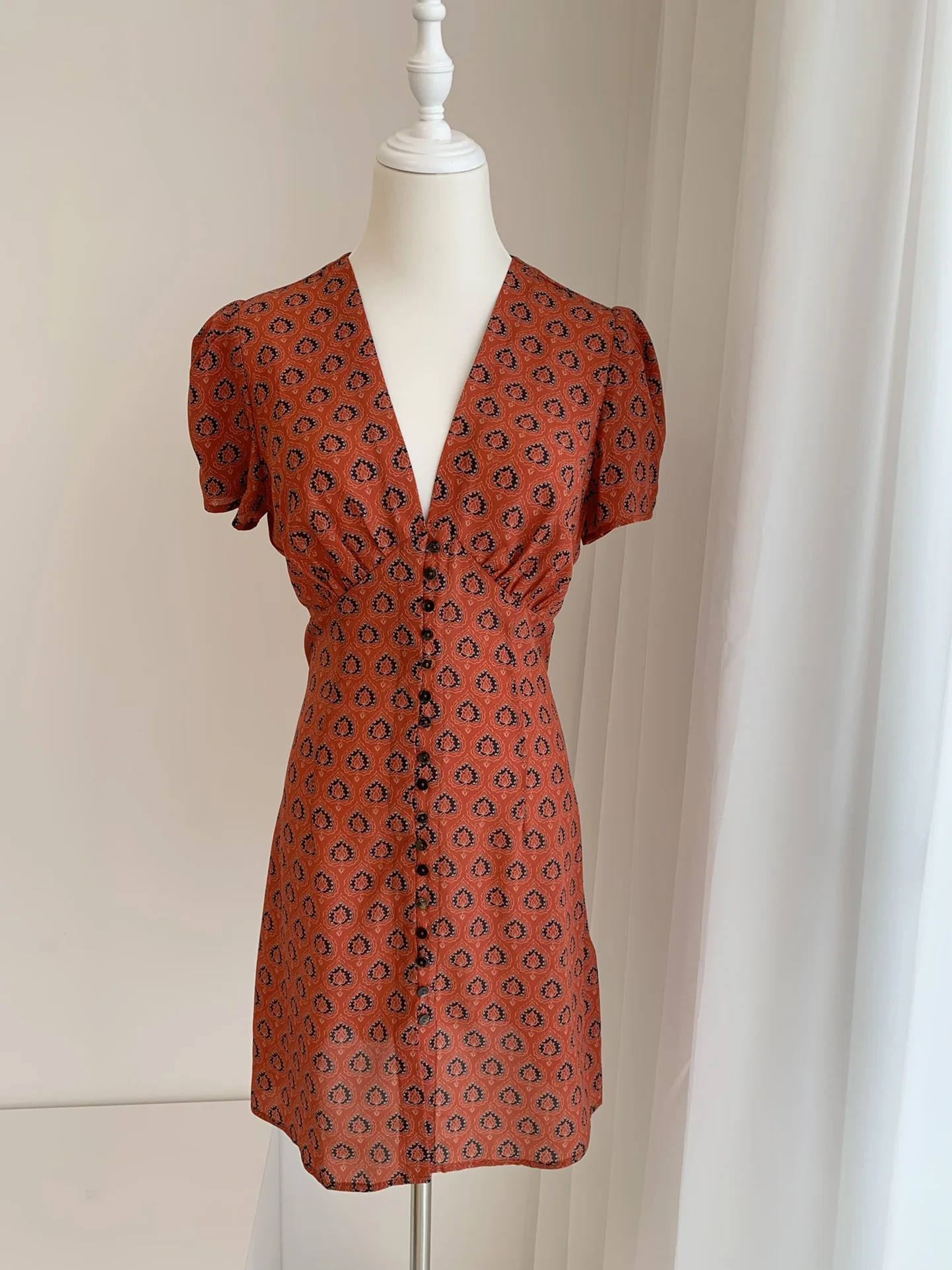 

Women Single Breasted Floral Print V-Neck Short Sleeve Holiday 100% Silk Mini Dress