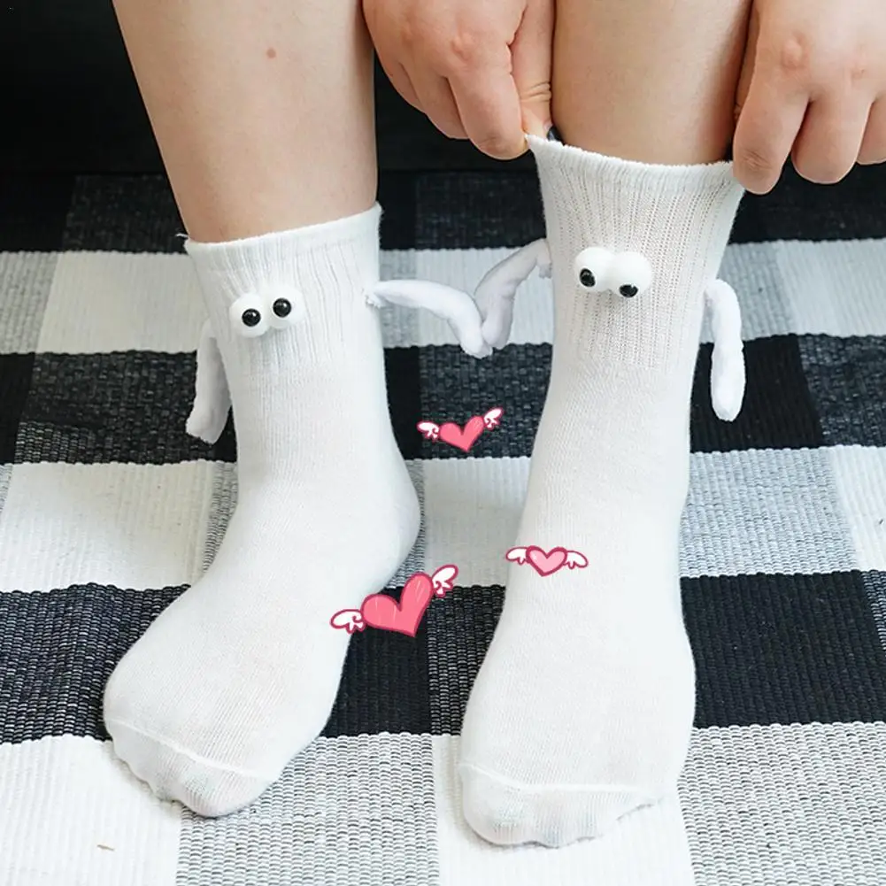 

1Pair Cute Couple Socks Magnetic 3D Holding Hand Doll Socks Summer Men Women Mid-tube Socks Short Medium Tube Socks Funny Gifts