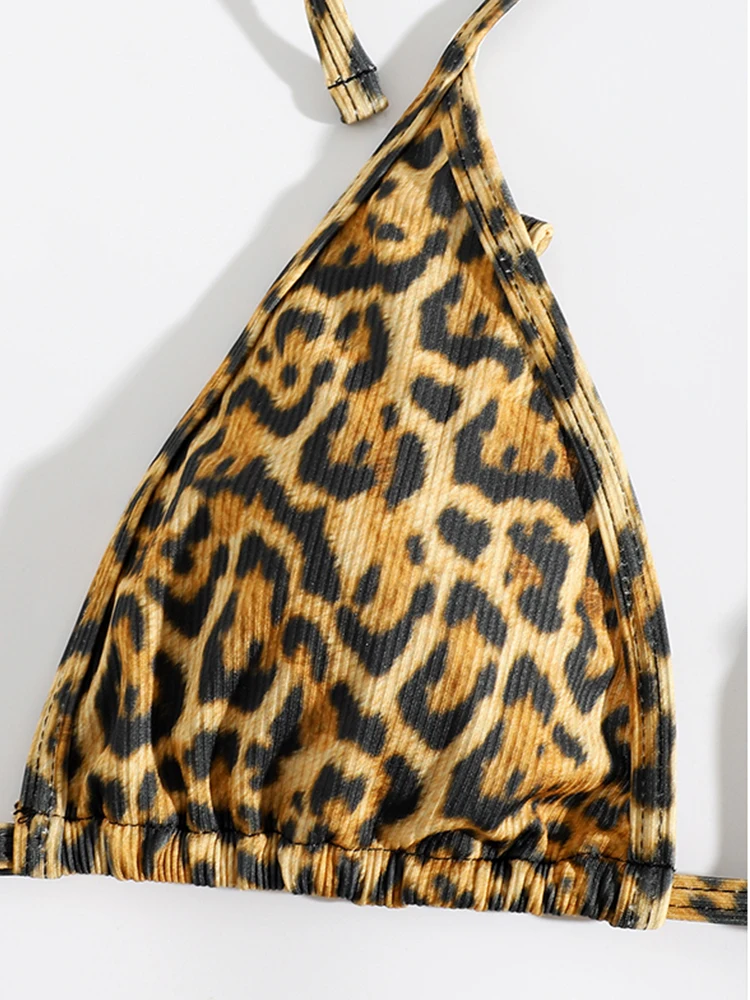 Бикини с леопардовым принтом In-X треугольный купальник лямкой на шее женские