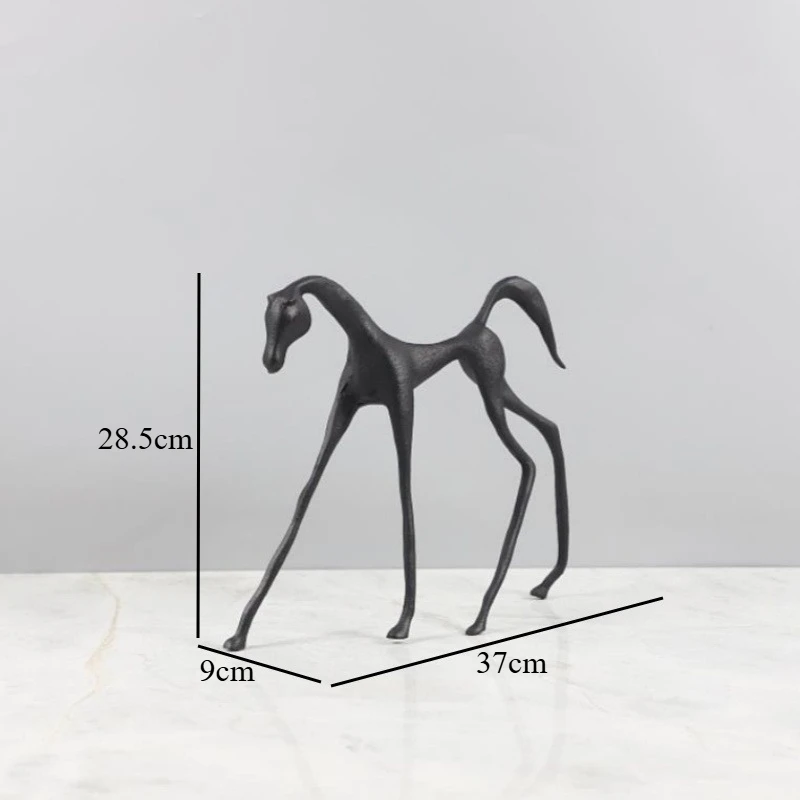 

Чугунная скульптура лошади