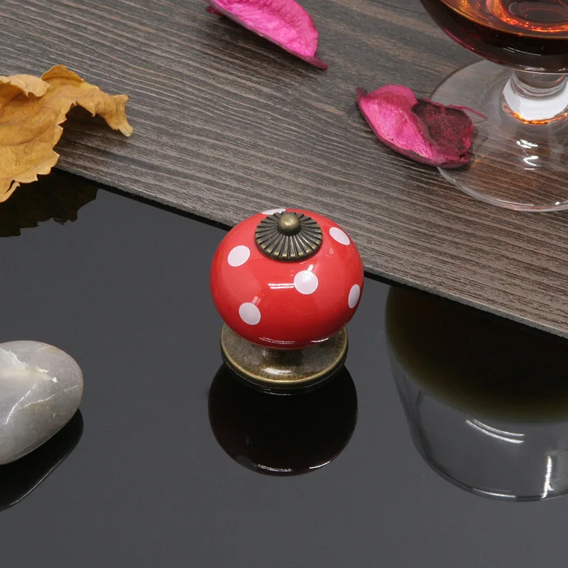 

Ручка для шкафа Odavis керамическая Божья коровка