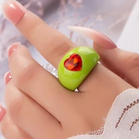 2022 new green resin ring elegant acrylic red heart gemstone inlaying fashion forefinger plastic ring for women jewelry gift