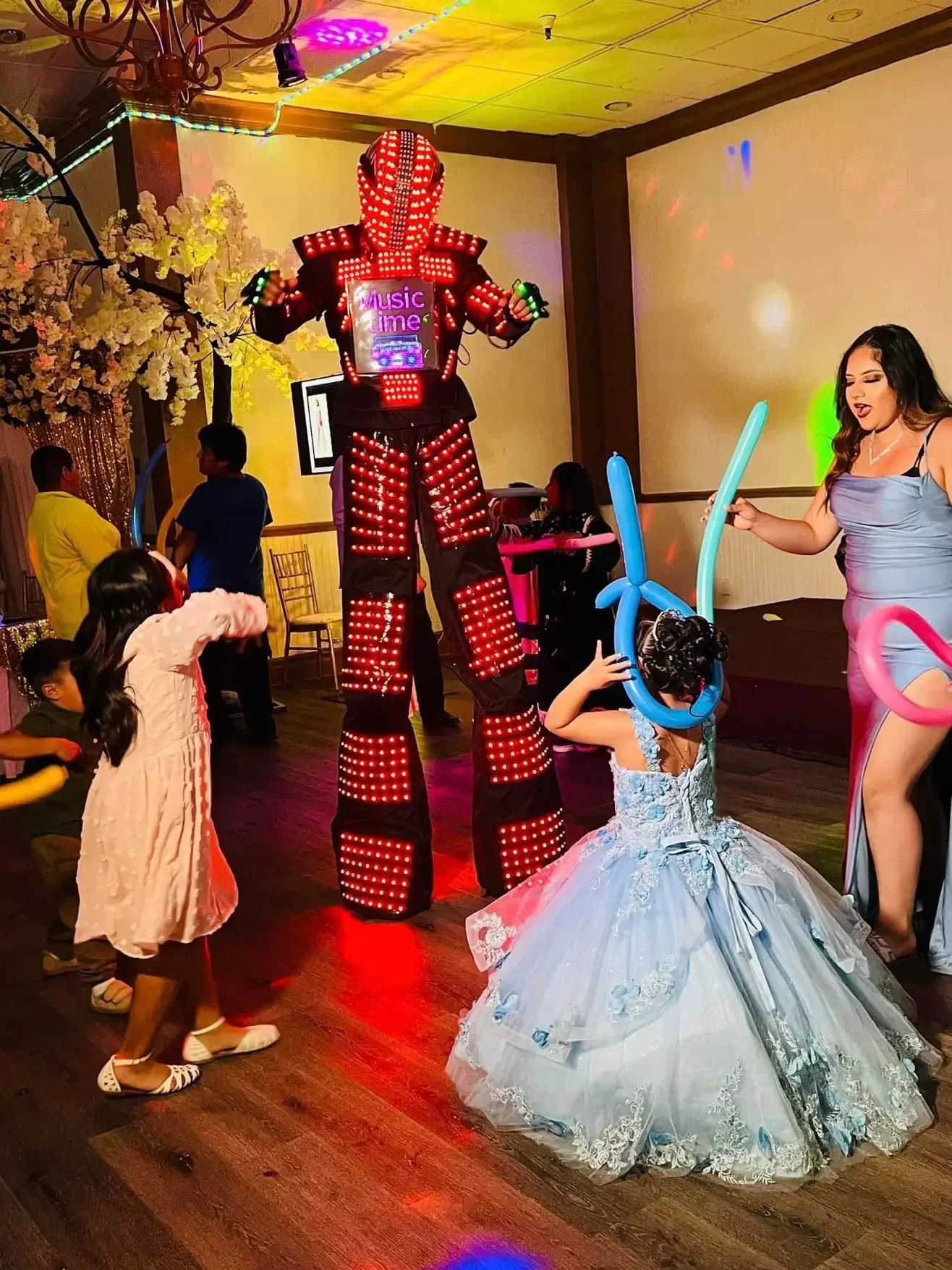 Светодиодный костюм Kroyman для ходулей