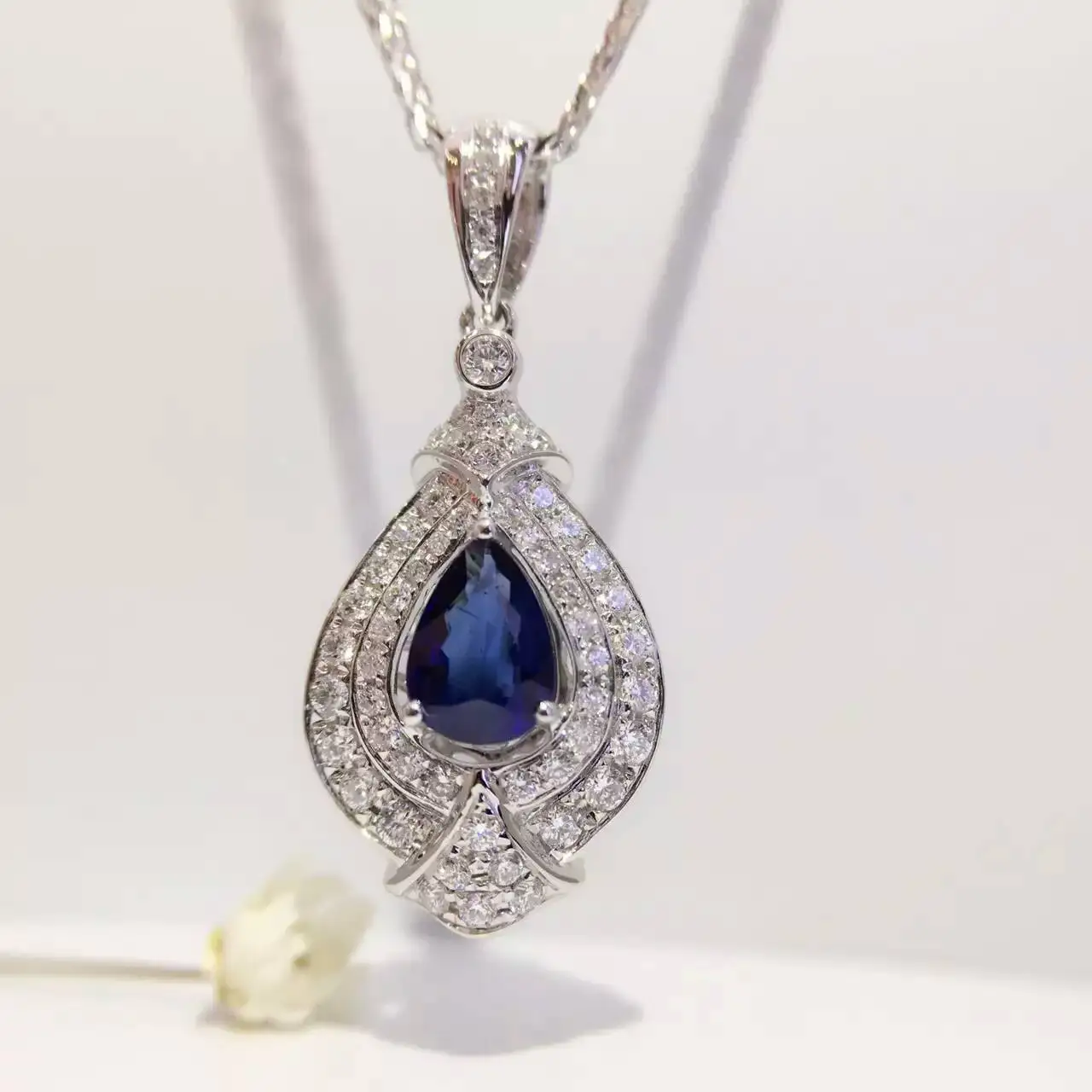 

0.68ct+0.42ct 18K White Gold Natural Sapphire and Pendant Necklace Diamond inlaid 2017 Factory Direct Arrival Fine Jewelry
