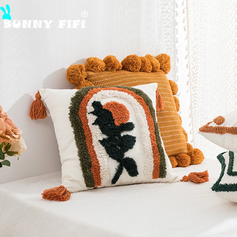 Бархатные чехлы для подушек BUNNY FiFi с вышивкой