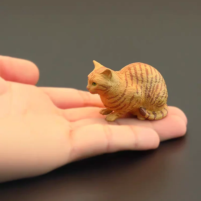 

Мини-фигурка кота из ПВХ
