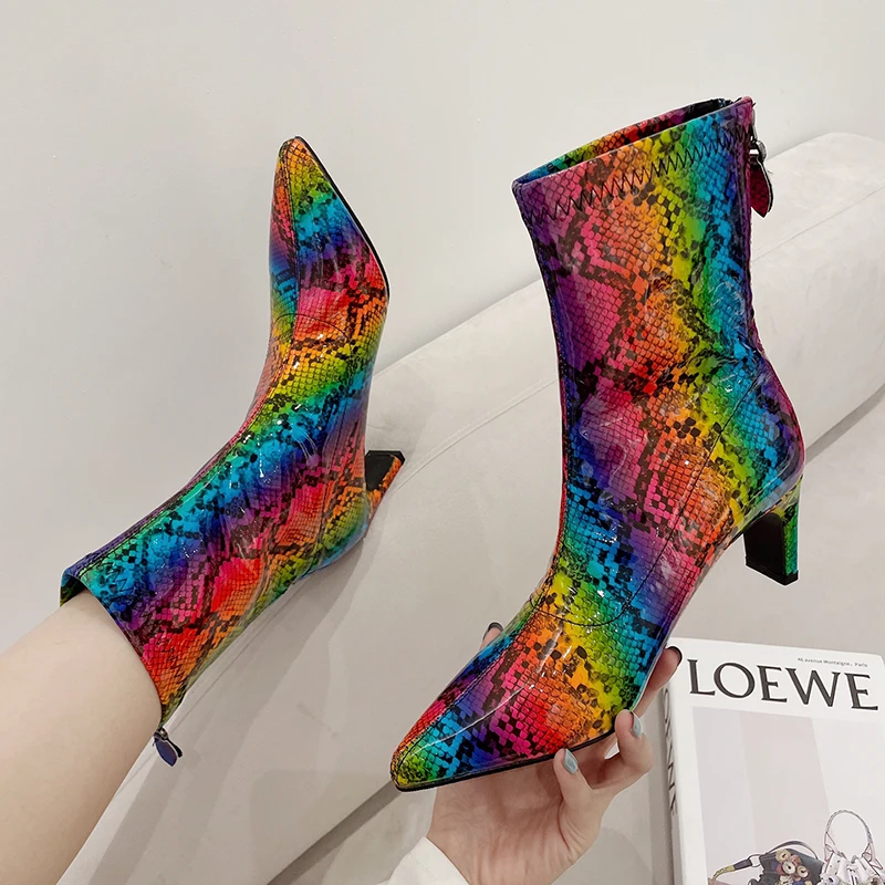 Купи Winter Pointed Toe Snake Pattern Rainbow Women's Boots Thick High Heels Fashion Ankle Boots Short Boots Back Zipper Martin Boots за 2,818 рублей в магазине AliExpress