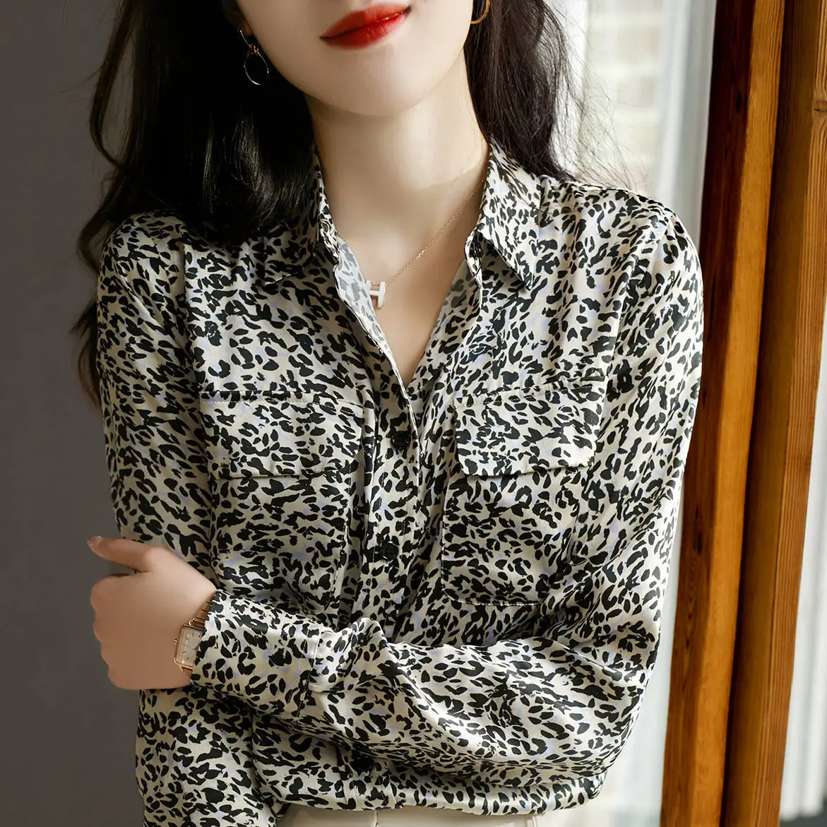 

Fashion Printing Vintage Leopard Female Shirt Spring Autumn New Long Sleeve Loose Polo-Neck Chiffon Blouse Women's Clothing