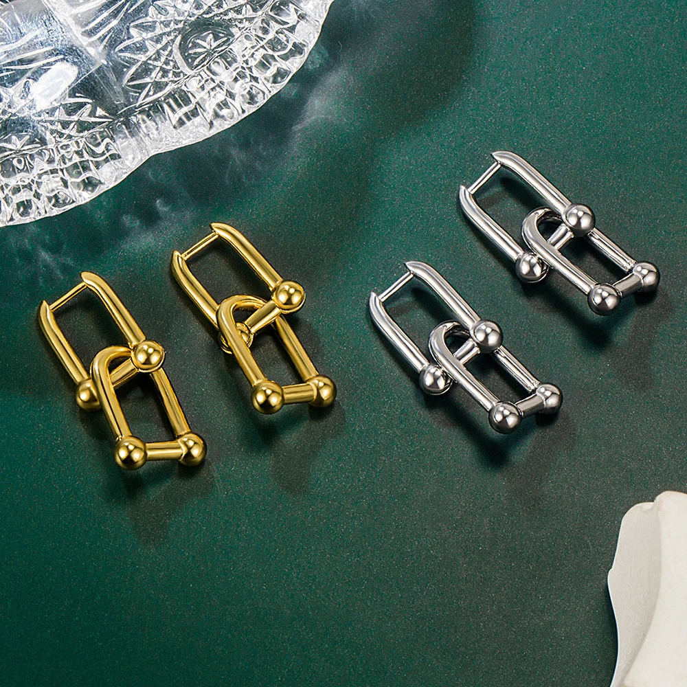 

2023 Korean horseshoe ear buckl Girls New Simple Temperament Irregular Earrings Fashion Versatile Earrings Women's Jewelry