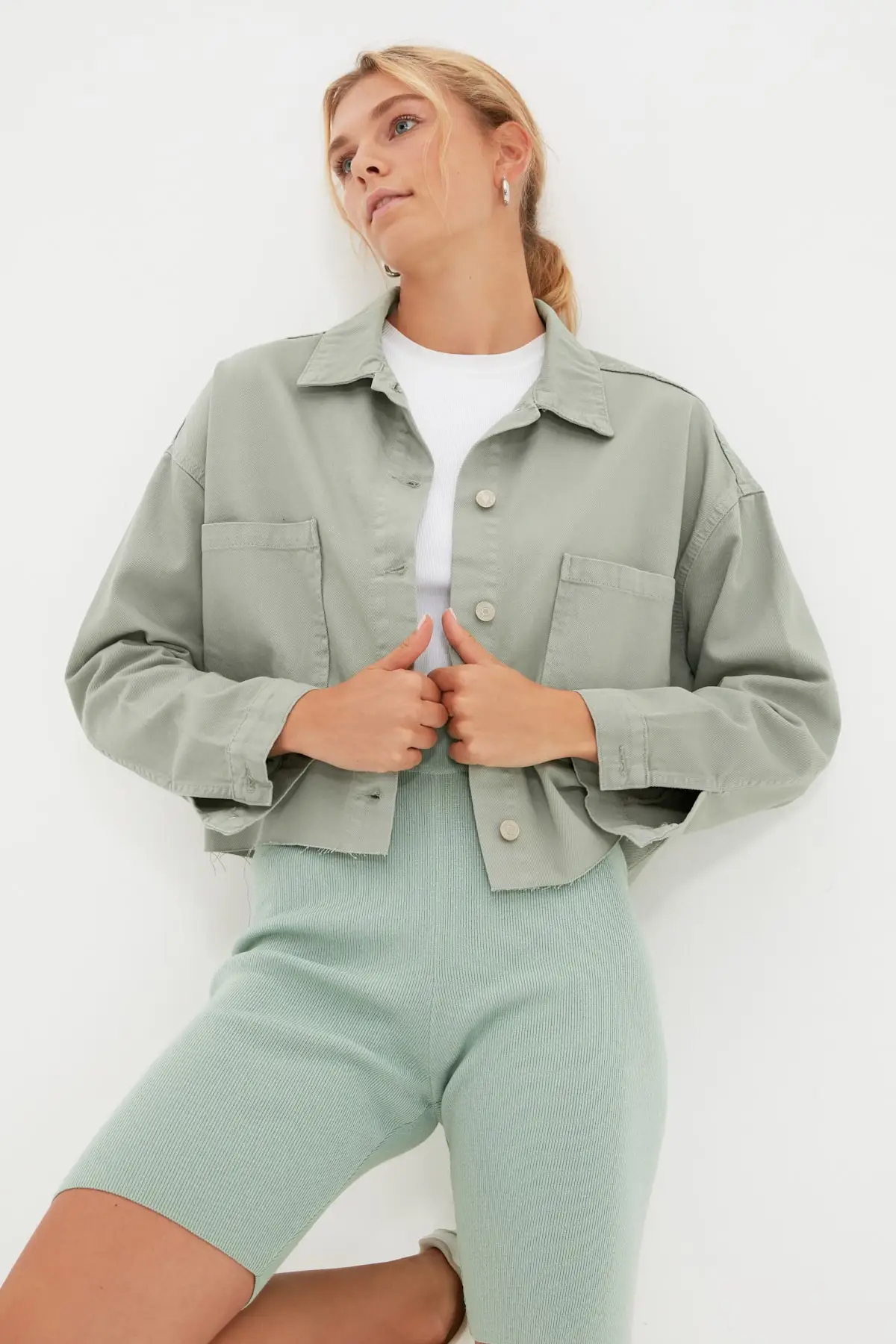 

Женская модная джинсовая куртка, пальто цвета хаки, джинсовая куртка с карманами