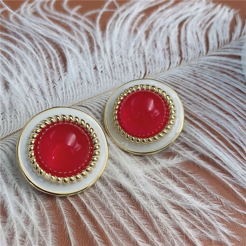 

Vintage Fashion Women's Earrings Metal Large Round Twist Pattern Gold Elegant Stud Earrings серьги женские Wedding Party Jewelry