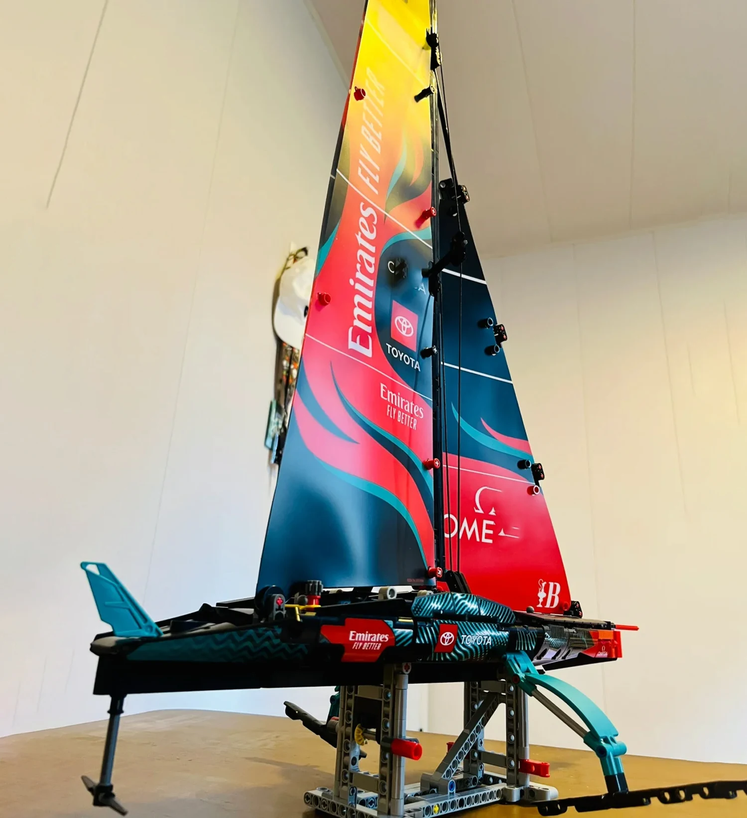 962 шт. Техническая команда Эмиратов Новая Зеландия Ac75 Яхта Строительные блоки 42174