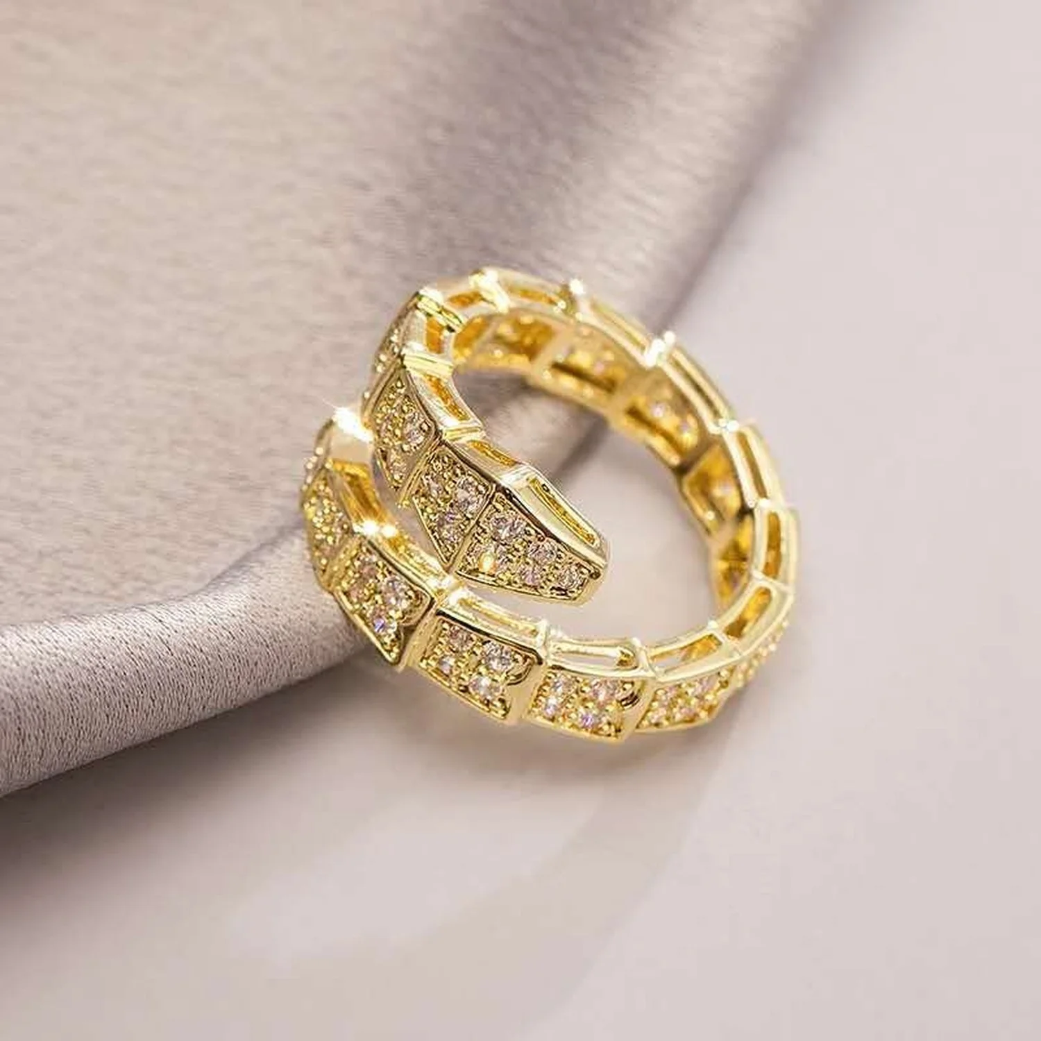 

Fashion Green Pave Shell Cubic Zirconia Open Adjustable Gold Color Finger Rings for Women Party Gift Jewelry FL1423 Anillo Bague