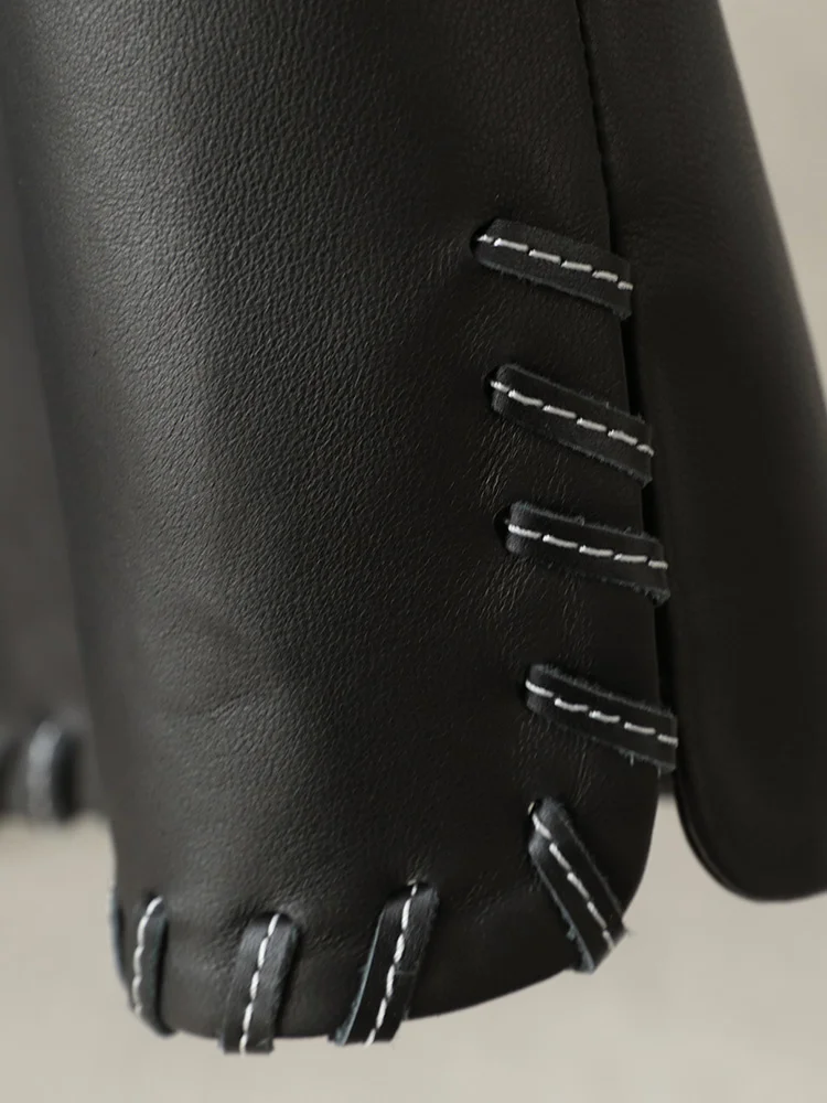 Рисунок 5 - Женское пальто ручной работы из