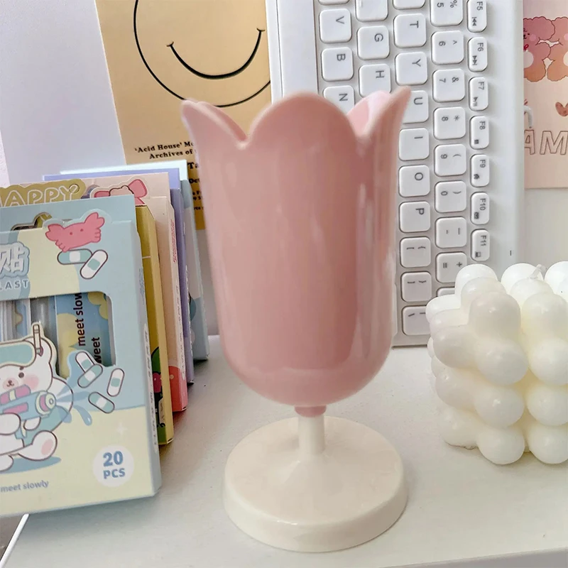 

Держатель для ручек в форме тюльпана