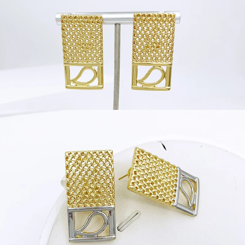 Комплект женских ювелирных изделий из колье и серёг