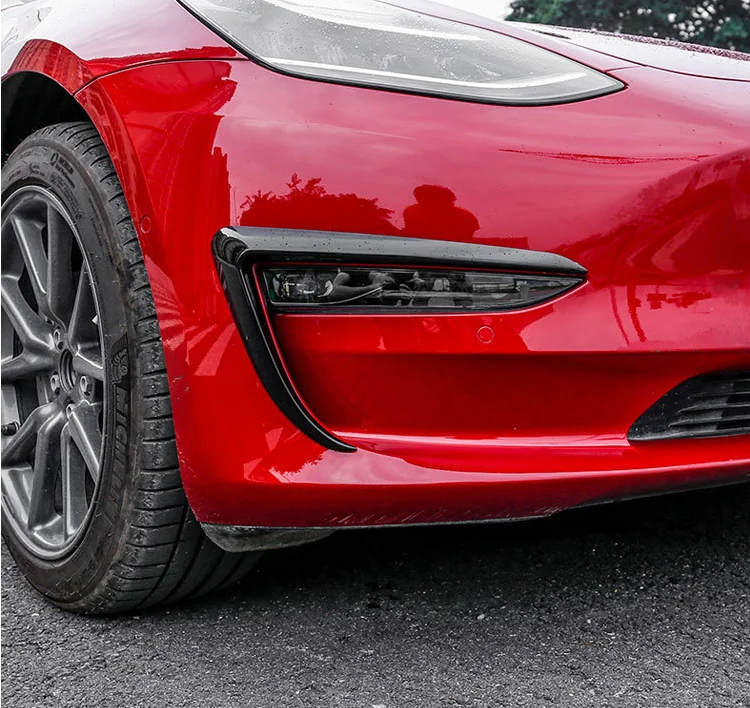 

Наклейка на переднюю противотуманную фару Tesla Model 3 2017-2021