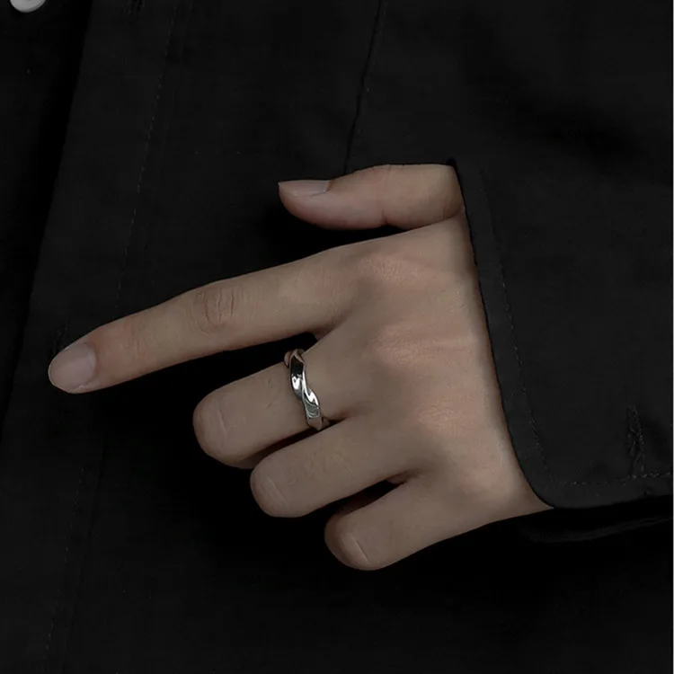 

Новинка, кольцо в форме волны, простая витая линия для пары, модное Открытое кольцо в форме волны, желтое кольцо для студентов, подходит для мужчин и женщин