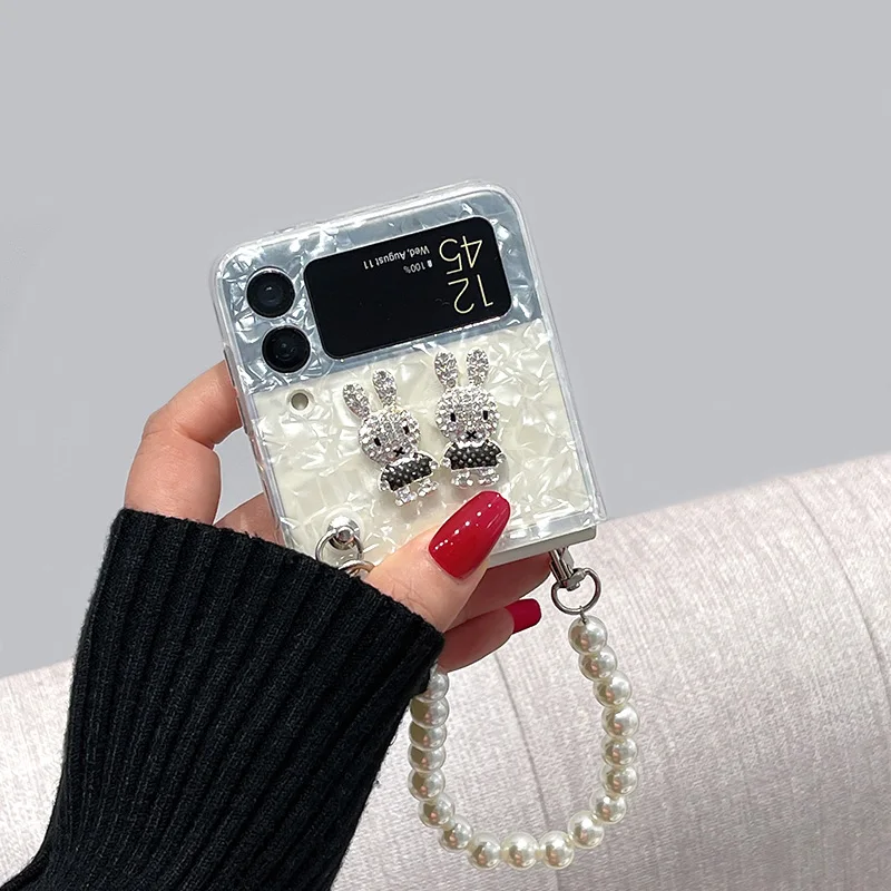 ZFlip 3 Funda Case for Samsung Galaxy Z Flip 3 Bunny Decorate Pearl Bracelet Full Shock Proof Protection Mobile Phone Case Cover