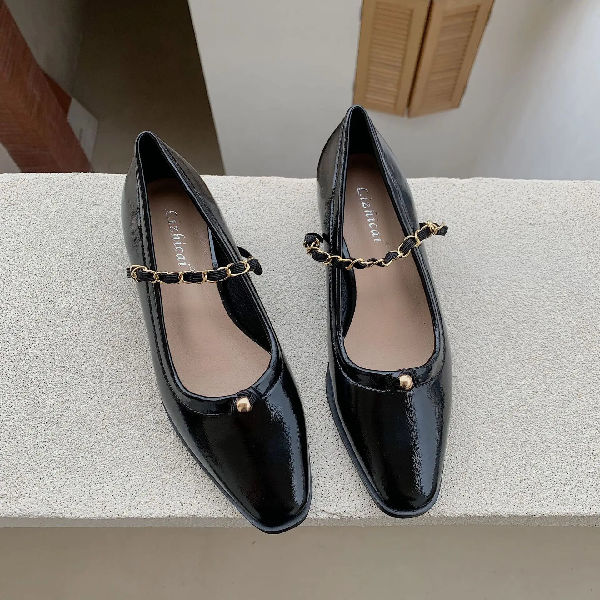 

Туфли женские на низком каблуке, искусственная кожа, резина, прошивка, низкий каблук, Классическая обувь