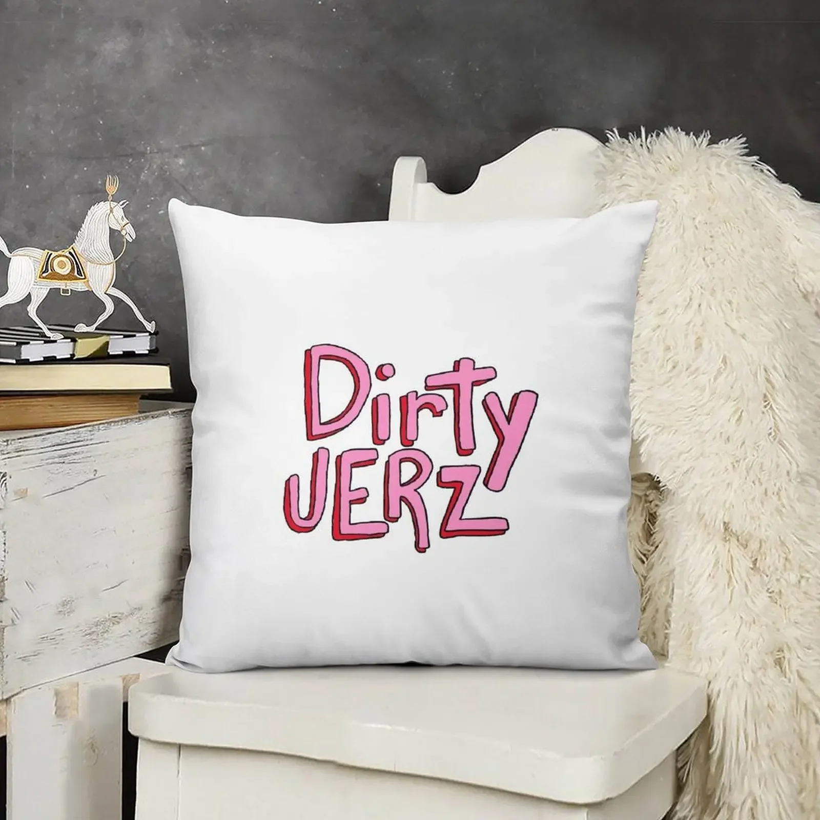 Розовая декоративная подушка Dirty Jerz