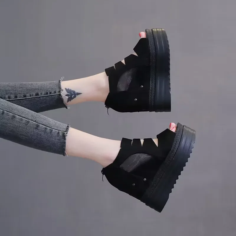 Женские кроссовки на танкетке повседневные сетчатые с золотыми блестками без