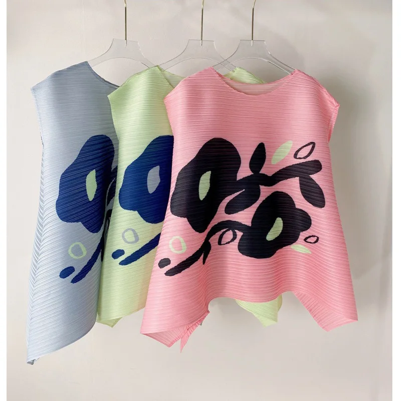 

Japanese designer ladies pleated summer printed T-shirt fashion loose sleeveless small fresh top