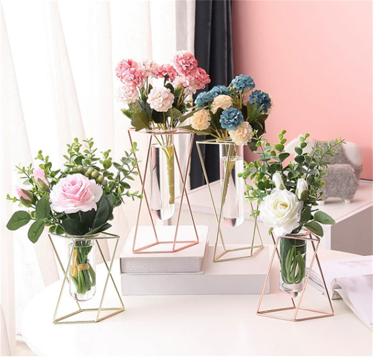 

Geometric Metal Wrought Iron Ornaments Flower Arrangement Creative Home Rack Decoration Living Room Vases for Flowers Home Decor