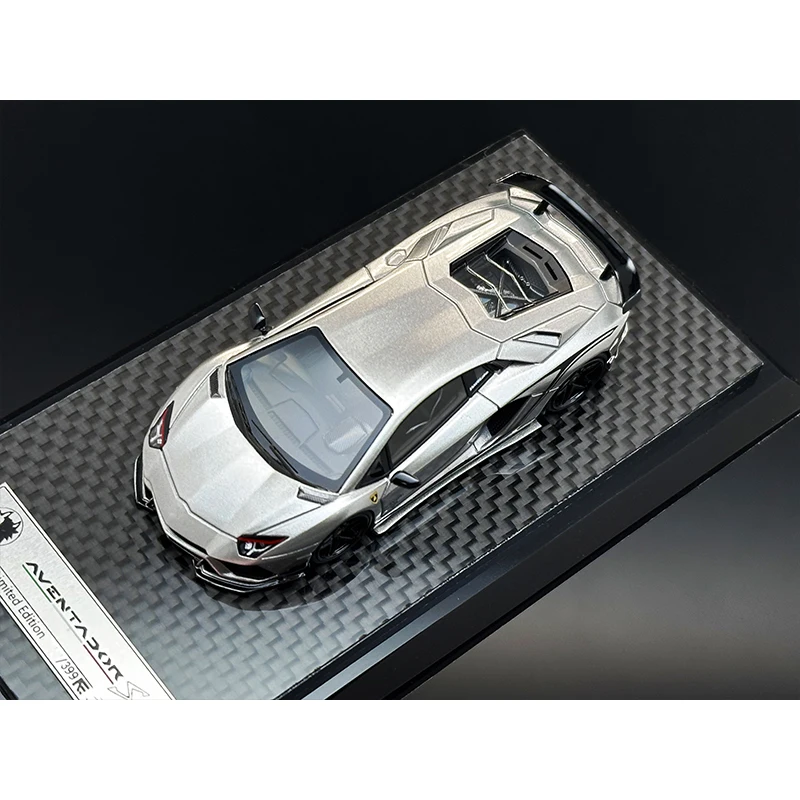 В наличии YM 1:64 Rowen чёрная полимерная модель автомобиля коллекционные миниатюрные