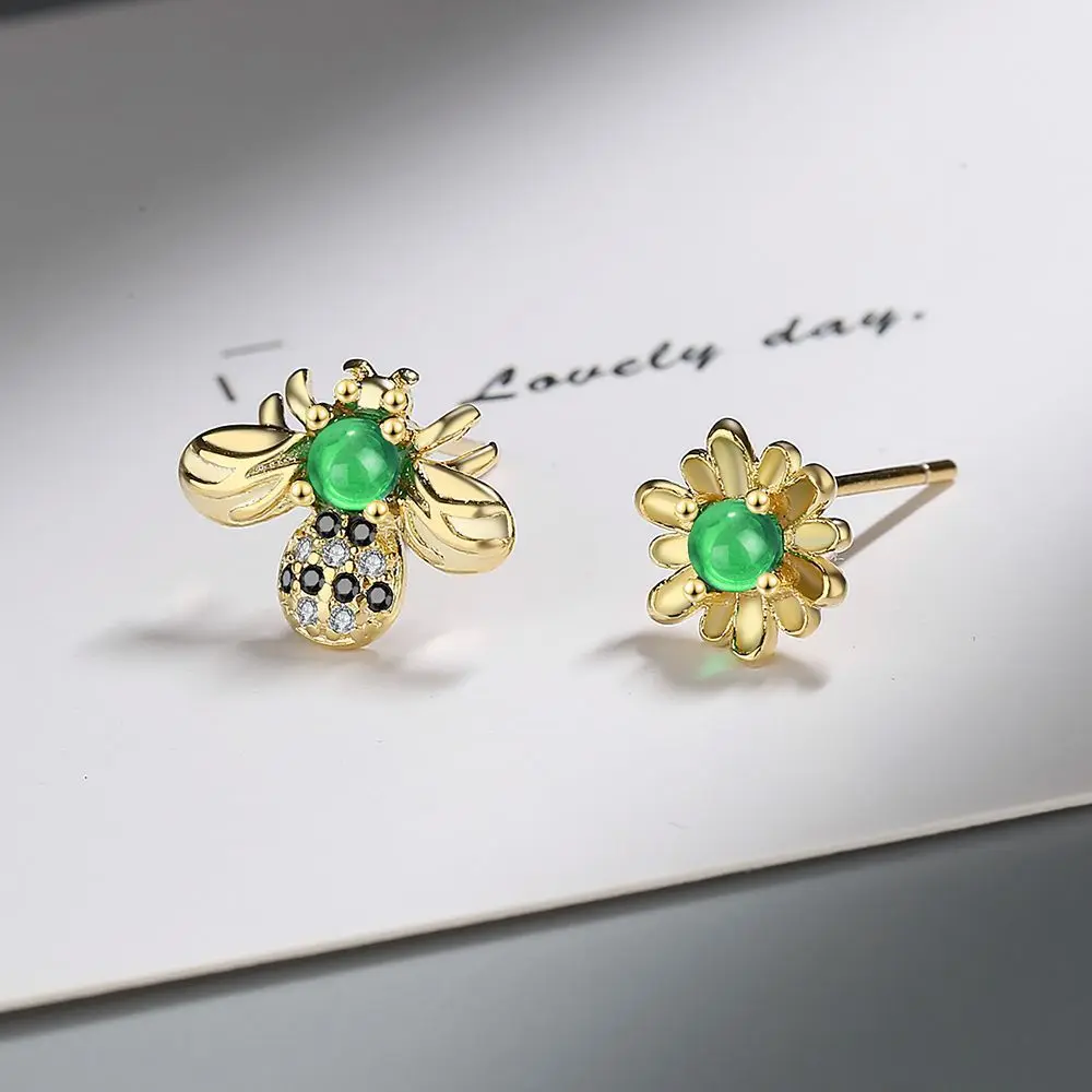 

New in Gold 18k Flower Honeybee Cute Piercing Earrings For Women Luxury Designer Jewelry Best Selling Free Shipping GaaBou