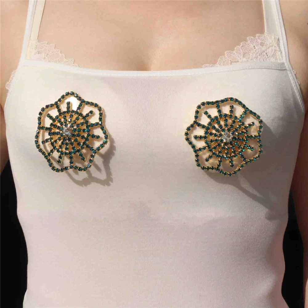 

2023 Fashion Rhinestone Plum Edge Hollowed Out Plum-shaped Clothing Accessories Patch Decorative Chest Stickers Special