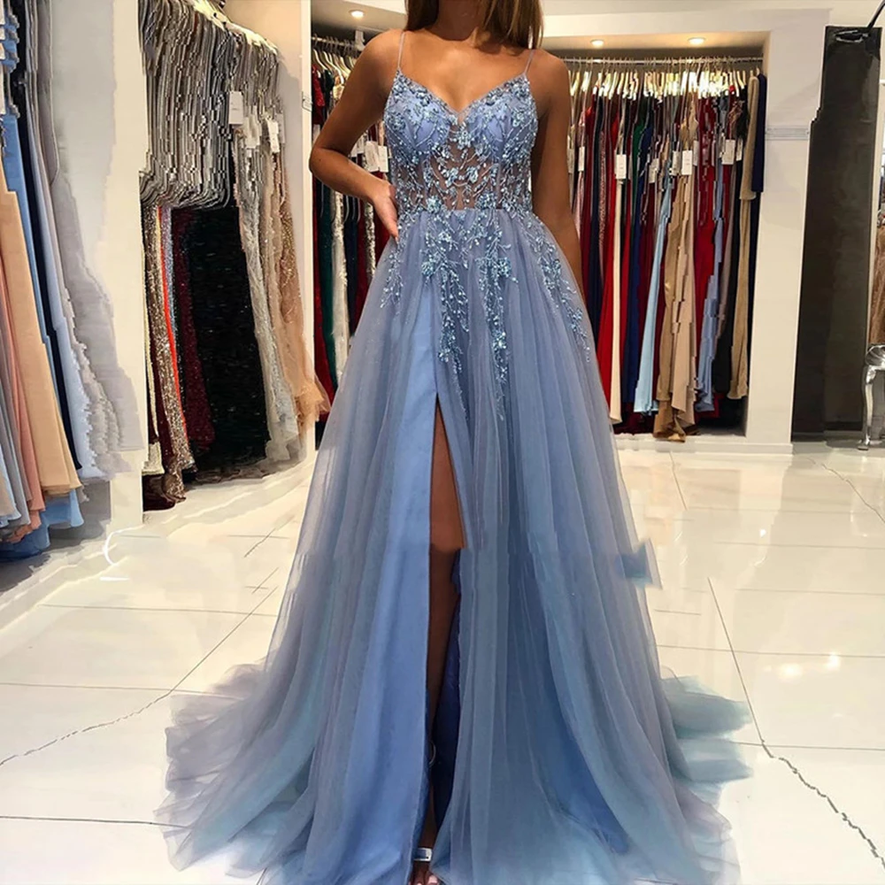 

Elegant V-Neck Sky Blue Prom Dresses Spaghetti-Strap Illusion Tulle Slit Open Back Lace Aplliques Evening Gown Robes De Soirée