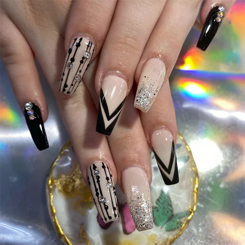 

CZ011 Black Theme V Shape French Nails Press on Set Coffin Fingernails