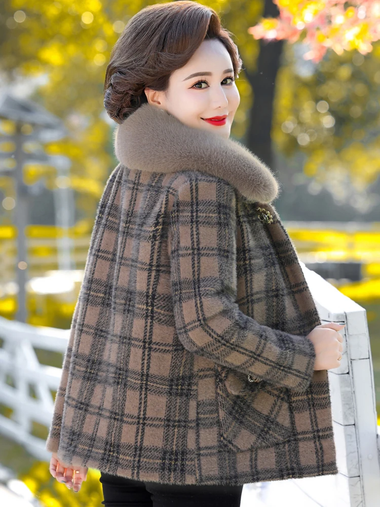 Mom Autumn clothes Outerwear 2024 New Middle-Aged and Elderly Women Autumn Winter Fleece-lined Thickened Mink Velvet West...
