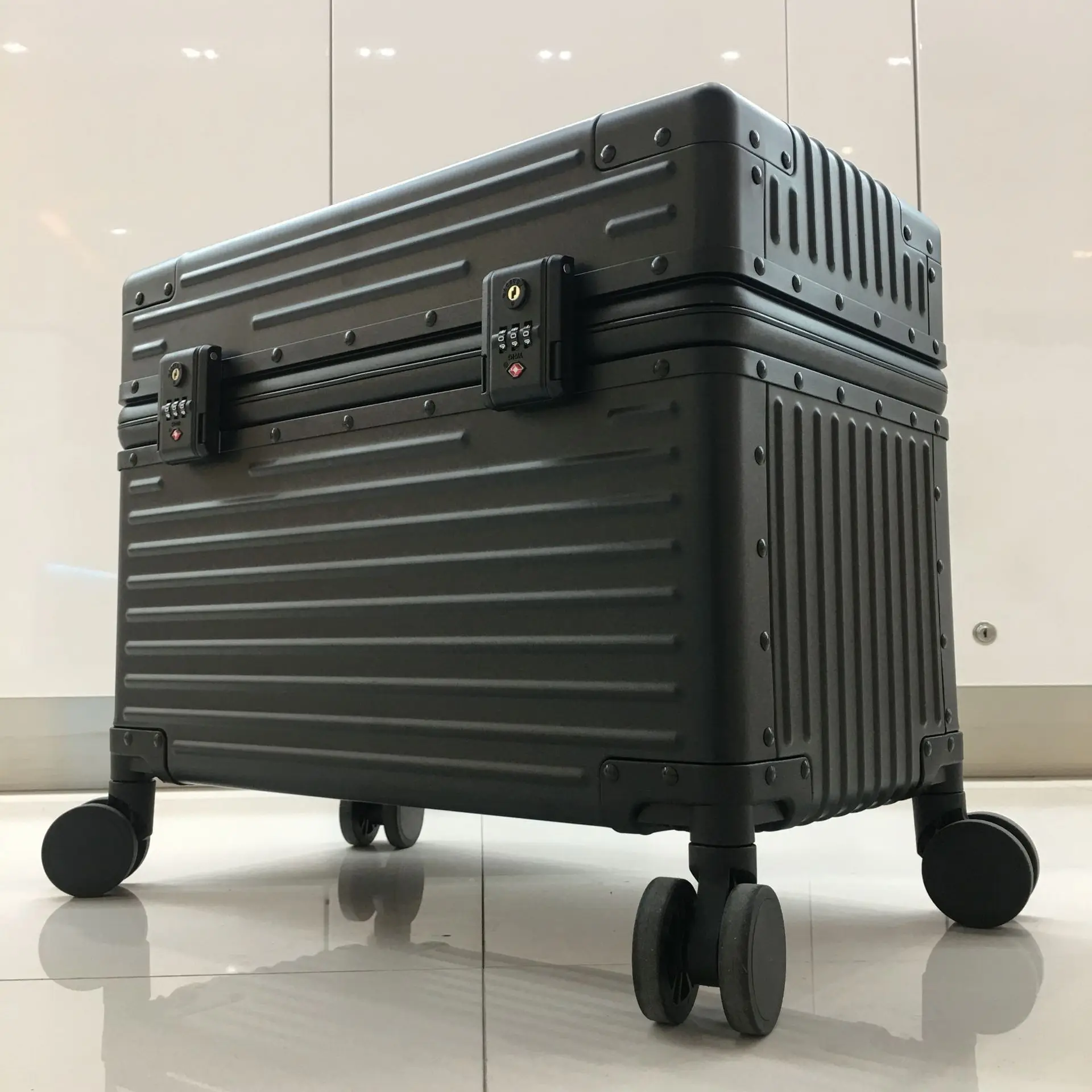 

All-aluminum Magnesium Alloy Luggage Travel Photography Pull-rod Case Universal Wheel Camera Boarding Case Metal Pilot Case