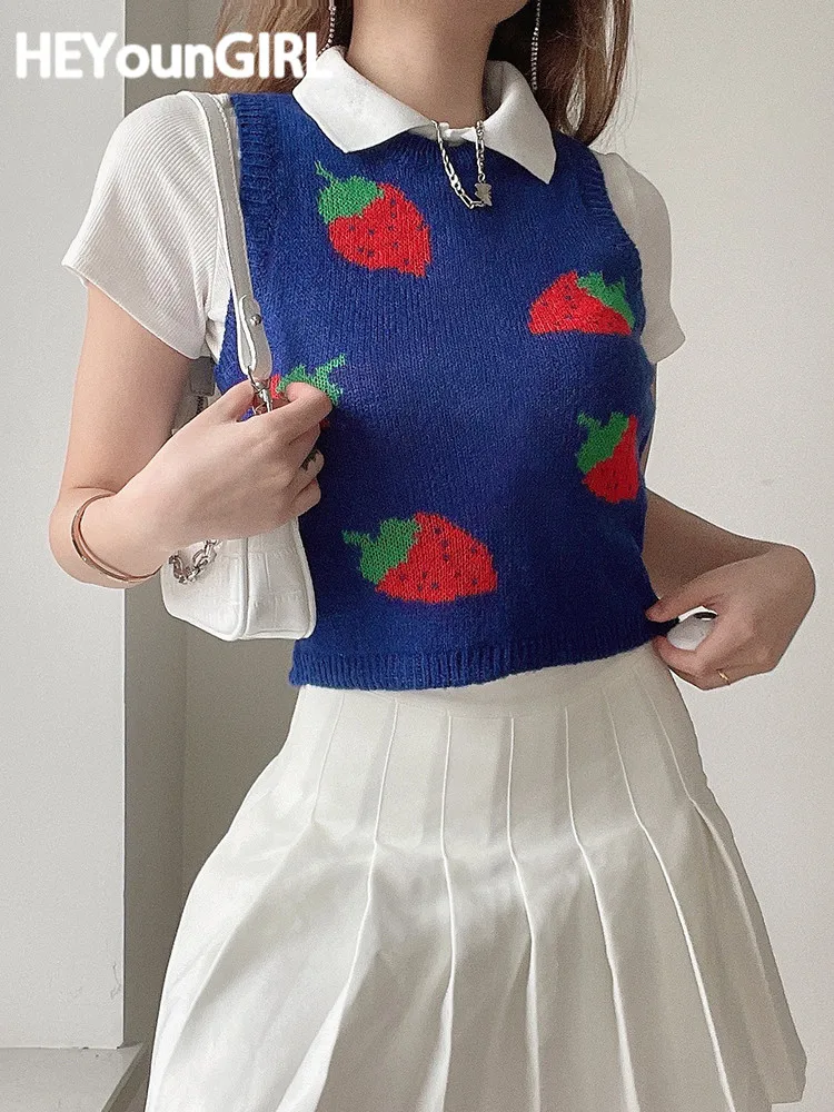 

Жилет женский трикотажный без рукавов, в виде клубники