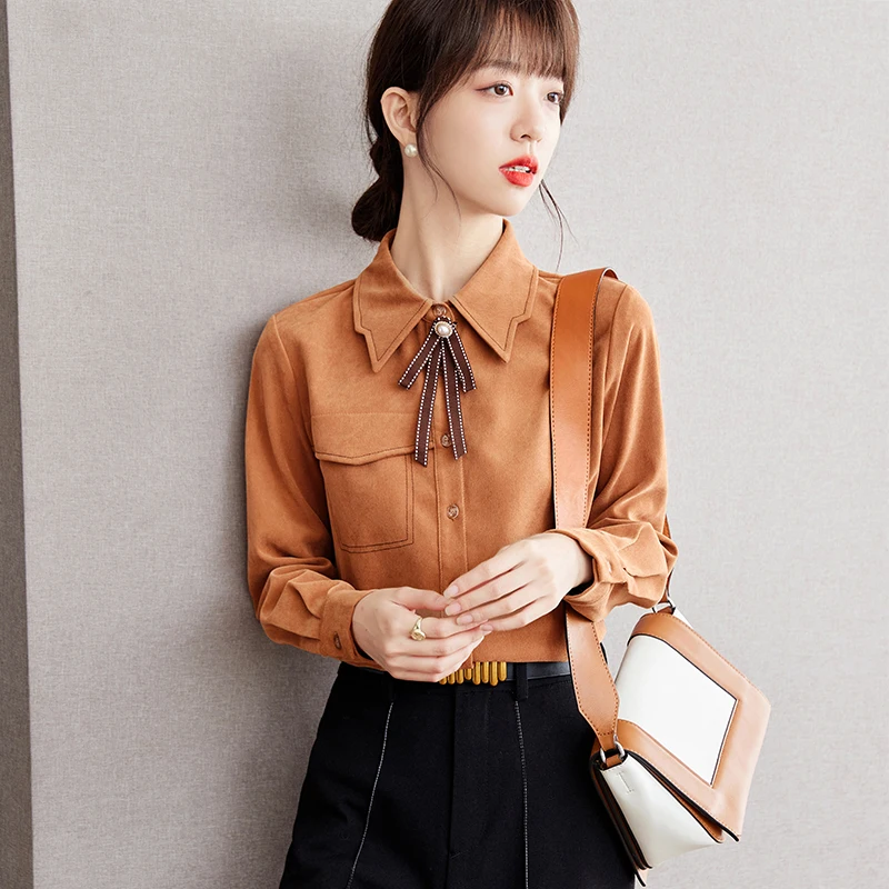 Блузка женская демисезонная с длинным рукавом отложным воротником и бантом