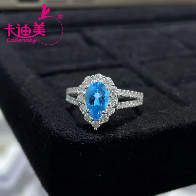 Фото Кольца из серебра S925 с натуральным швейцарским голубым топазом огранки «груша» 5x8 мм для женщин. №2