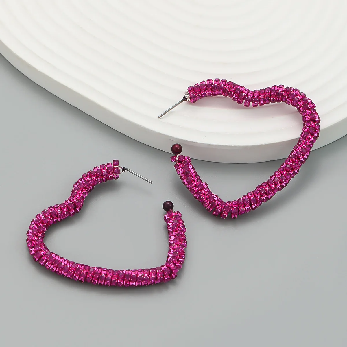 2023 Trendy New Exquisite Luxury Full Rhinestone Heart-shaped Hoop Earrings for Women Fashion Banquet Party Jewelry Brincos Gift