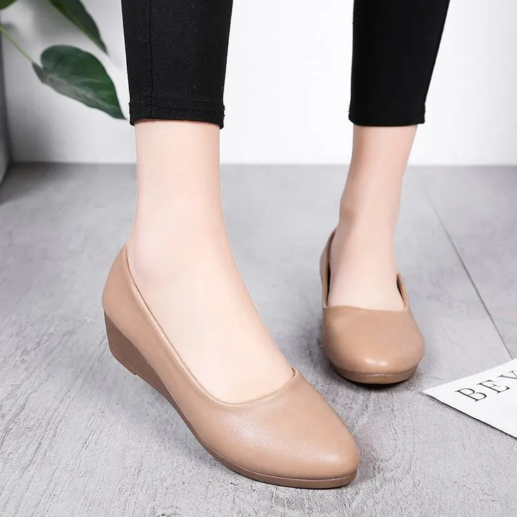 

2022 Spring and autumn new women's shoes loafers wedge comfortable pointed toe peas shoes mid-heel working mother shoes trend