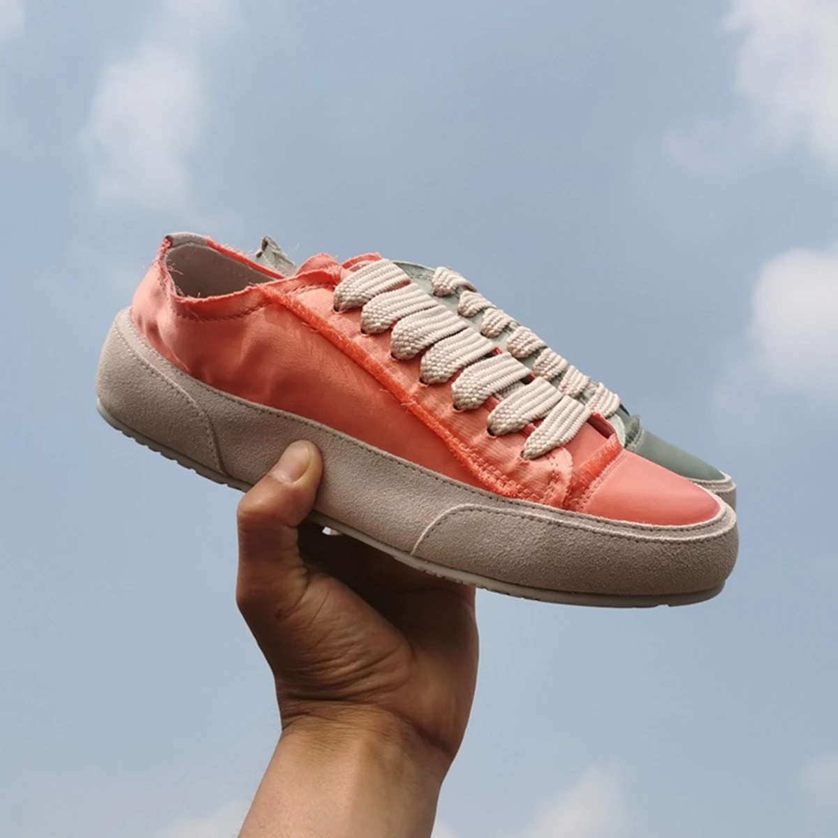 

Silk Satin Canvas Shoes For Women Soft Leather Soft Bottom Lace Up Casual Shoes Colorful Fashion Outside Skate Shoes Summer 2022