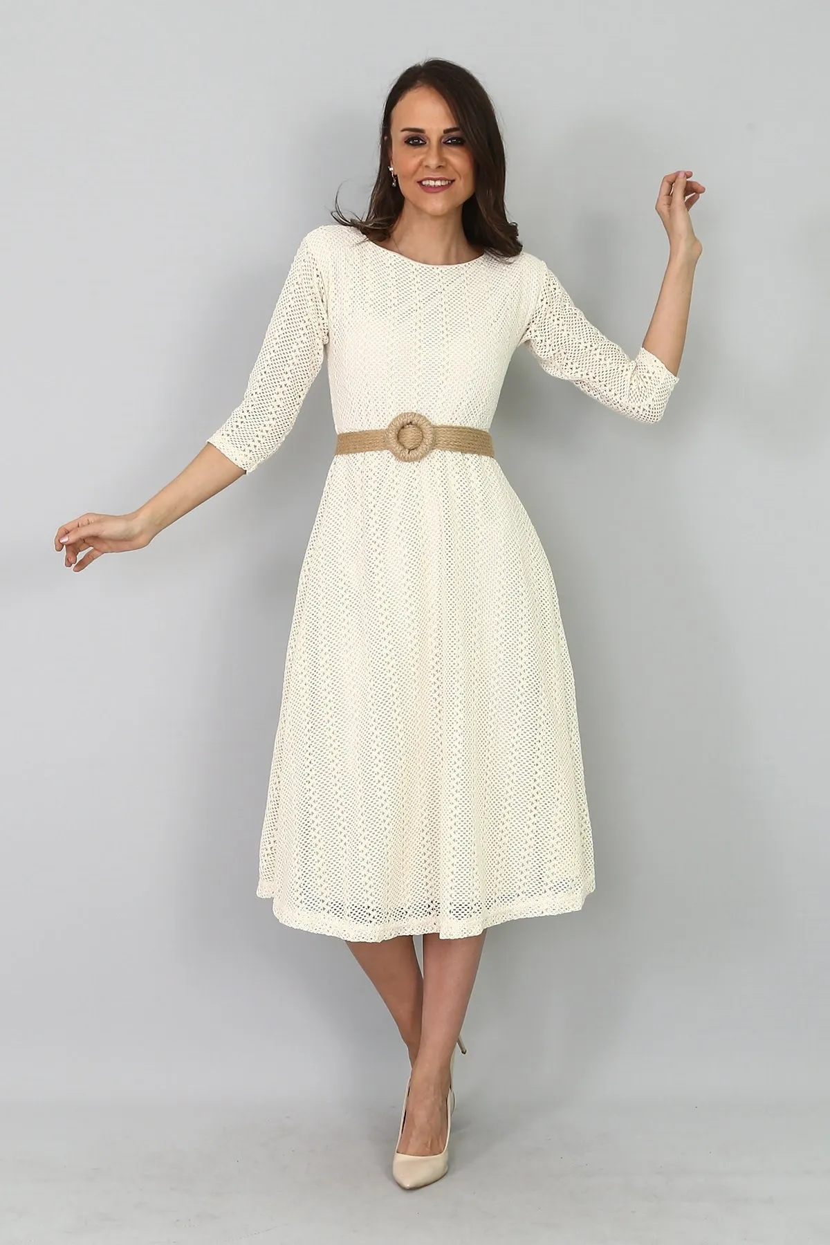 Krem Dokuma Kemerli Elbise