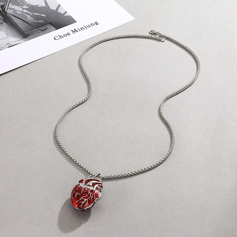 Женское ожерелье с кулоном в виде сердца