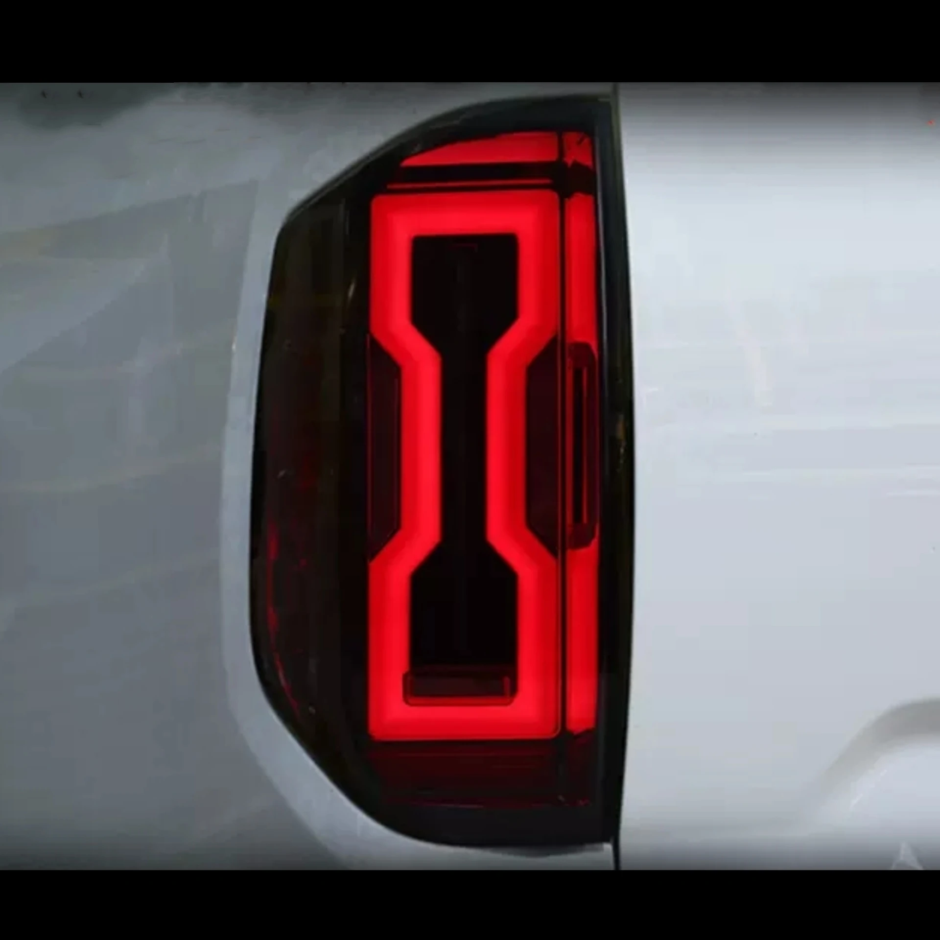 Светодиодный задний фонарь в сборе для Toyota Tundra 14-20 новый стиль дневные ходовые