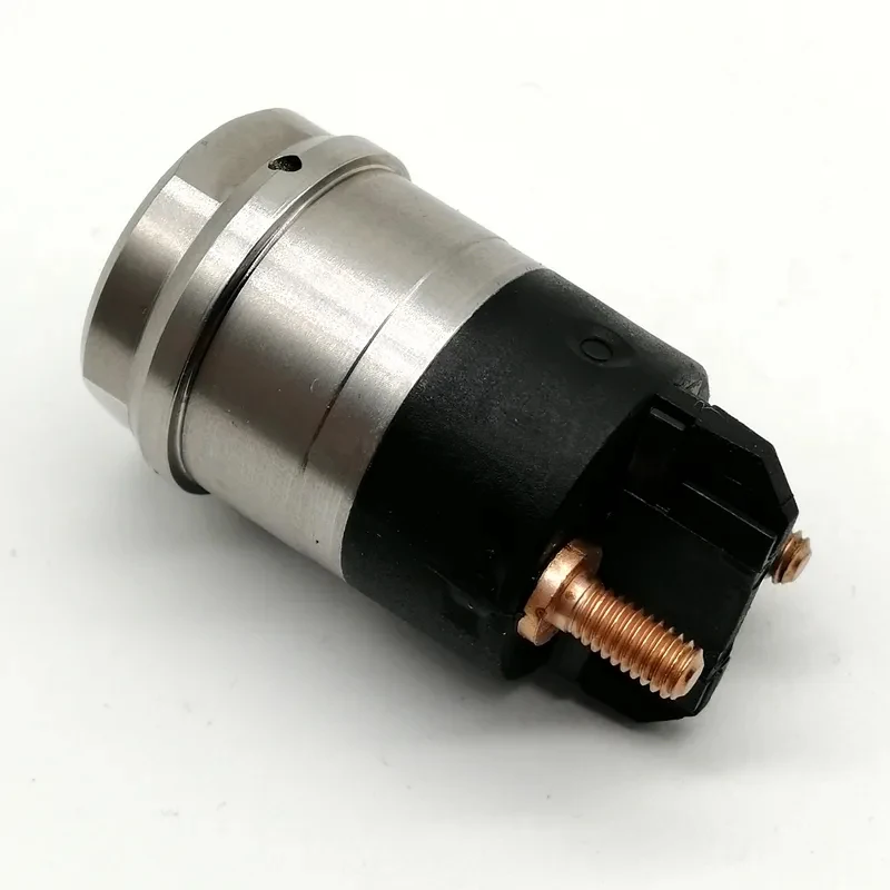 

Соленоид топливного инжектора OEM F00RJ02697 F 00R J02 697 для 0445120008 0445120113 0445120009 0445120114 0445120010 0445120115