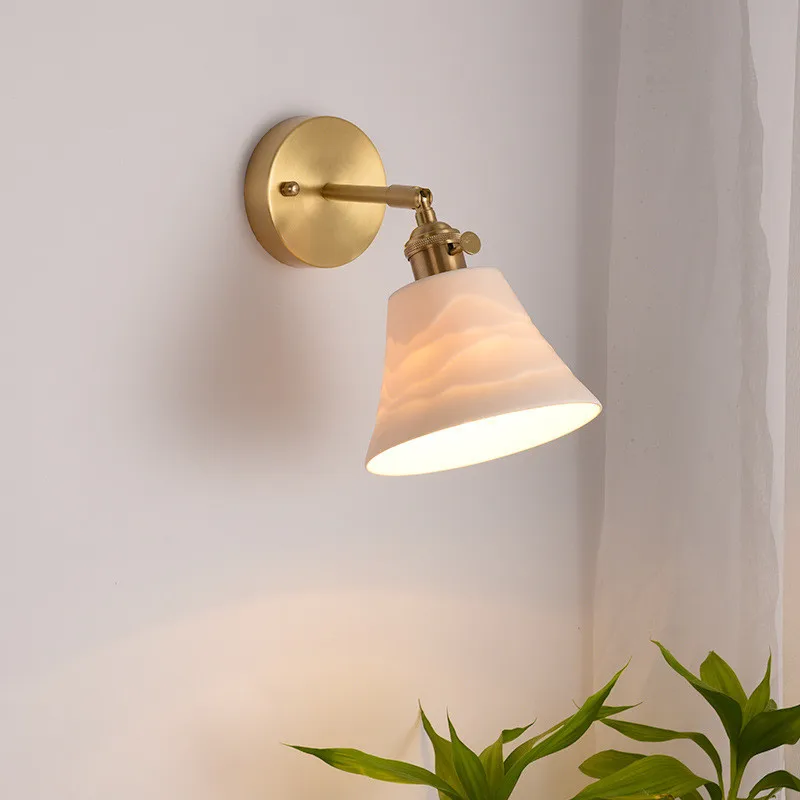 

Европейская латунная зеркальная фронтальная настенная лампа, скандинавский простой прикроватный ретро-светильник для спальни, японской чайной комнаты, керамический настенный светильник