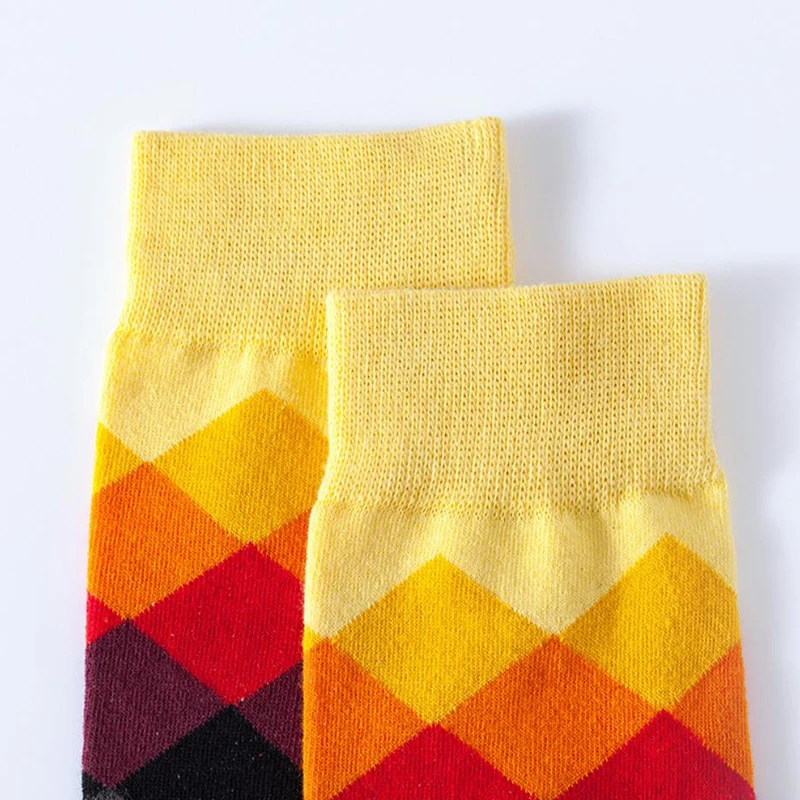 Europe and America Trendy Men Socks High Quality Rhombus Check Mid-calf Socks Outdoor Riding Basketball Sock Cotton Sock for Men