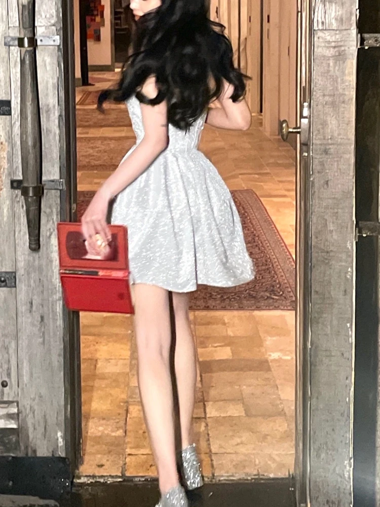 Женское вечернее платье на бретелях-спагетти без рукавов