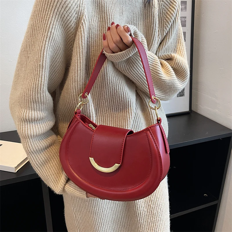 

Women's New Saddle Bag Shoulder Bag Pu Leather Designer Casual Underarm Bag Autumn Winter Messenger Bag Handbag Purse